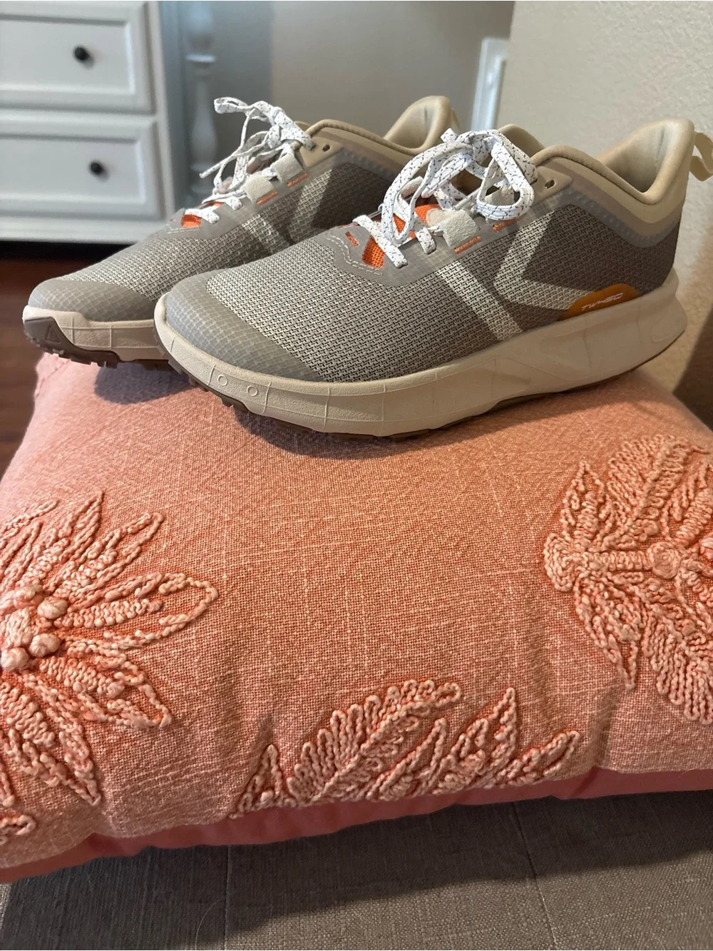 Keen 450 Dirt Sneaker Women's Size 8 in Birch/Nectarine